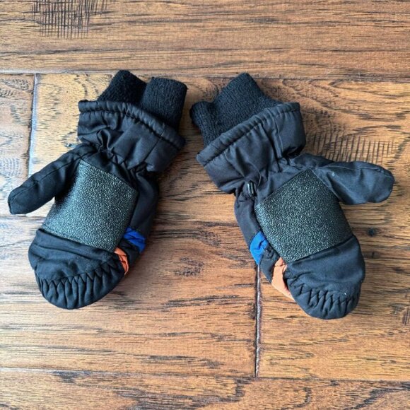MUST HAVE! Boy’s Winter Gloves Bundle - Size 4-6 - Picture 6 of 7
